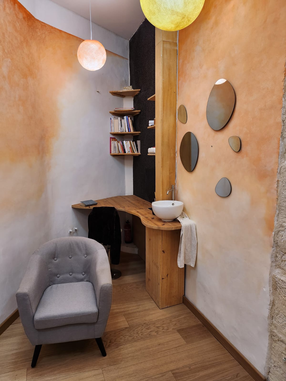Ambiance chaleureuse du cabinet de psychologie